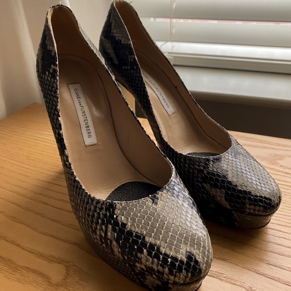 DVF Snake Heels - Picture 2 of 4